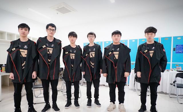 皇马vs曼城！詹俊：胜负手在皇马最强左路对上曼城右路隐患