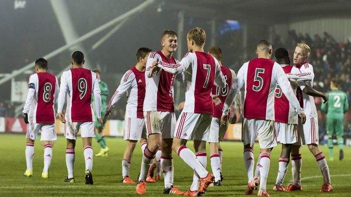 凭借一次堪 凭借一次堪