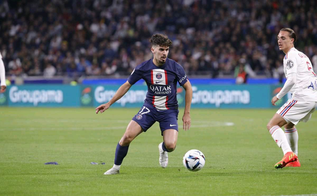 通过深度学 通过深度学