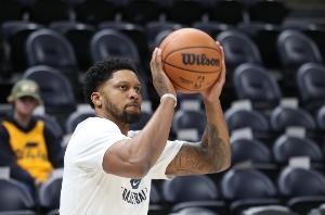 果断出手的 果断出手的