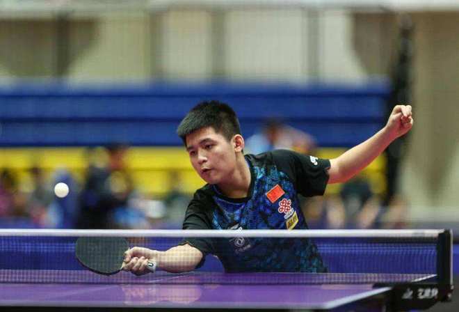 不抢镜头式 不抢镜头式